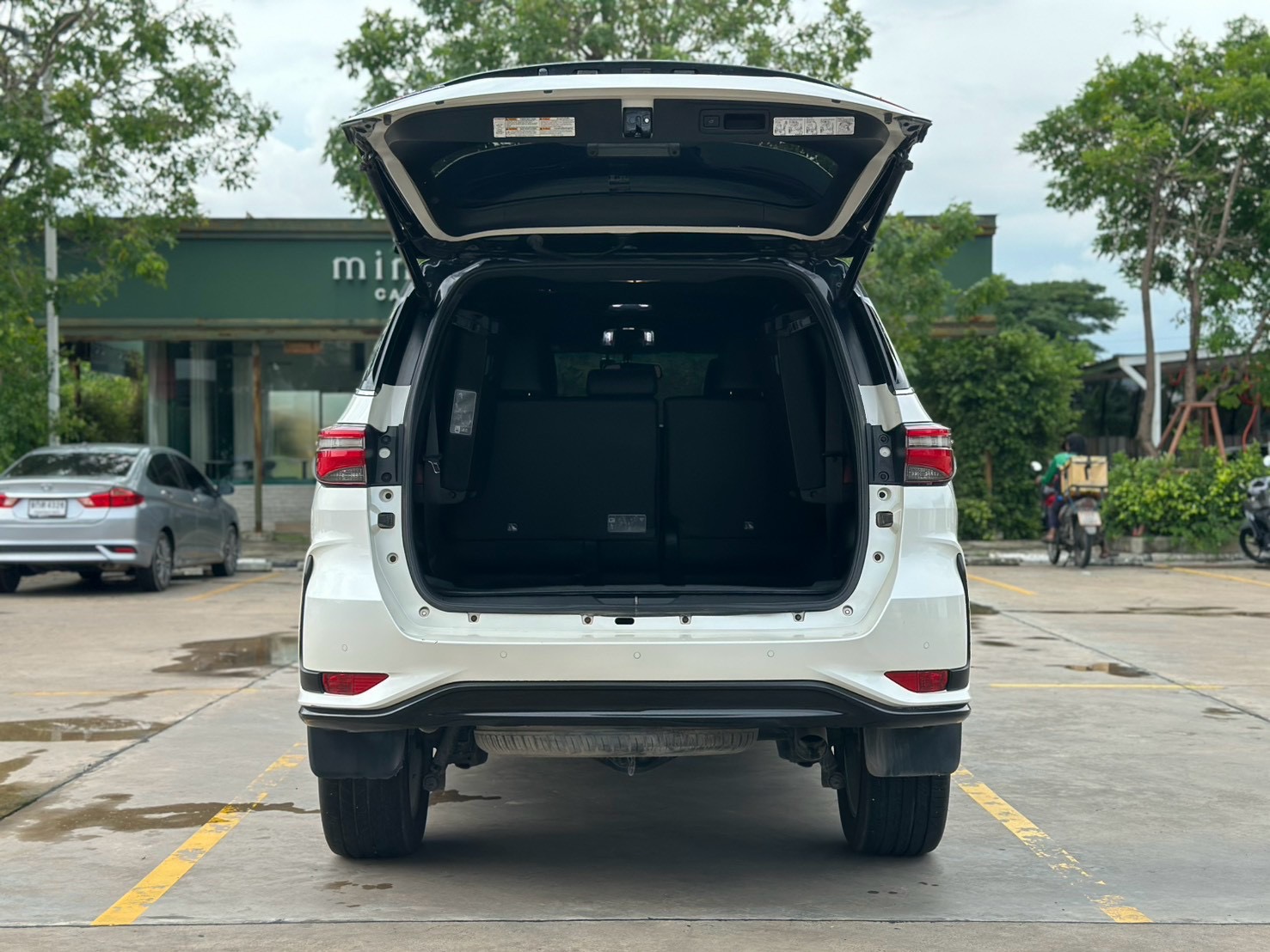 Toyota fortuner 2.4 รุ่น Legender ปี 2022 รูปที่ 9