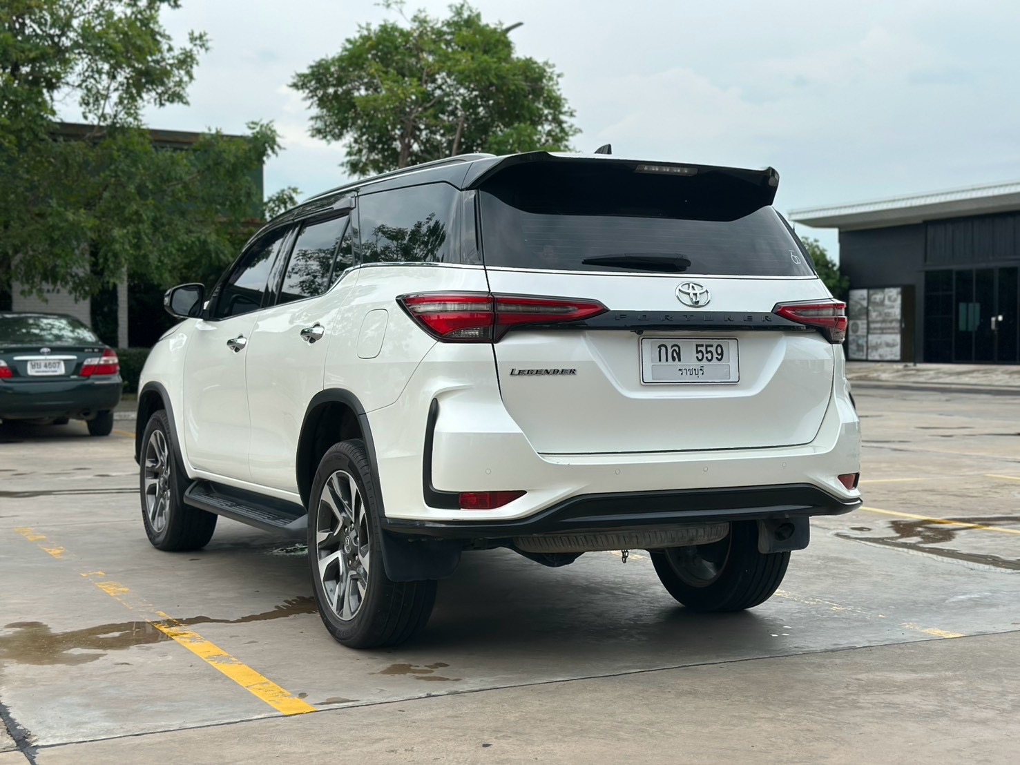 Toyota fortuner 2.4 รุ่น Legender ปี 2022 รูปที่ 6