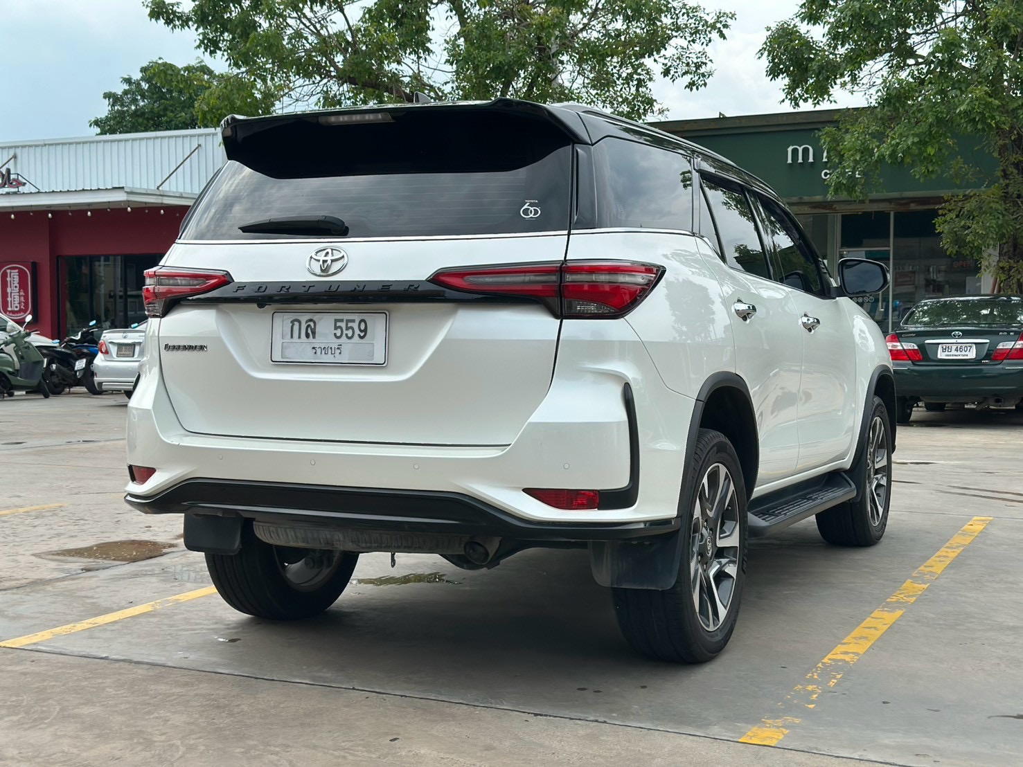Toyota fortuner 2.4 รุ่น Legender ปี 2022 รูปที่ 7