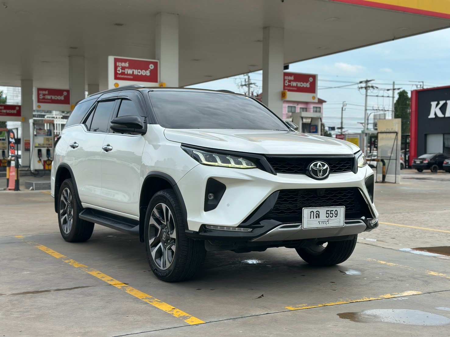 Toyota fortuner 2.4 รุ่น Legender ปี 2022 รูปที่ 3