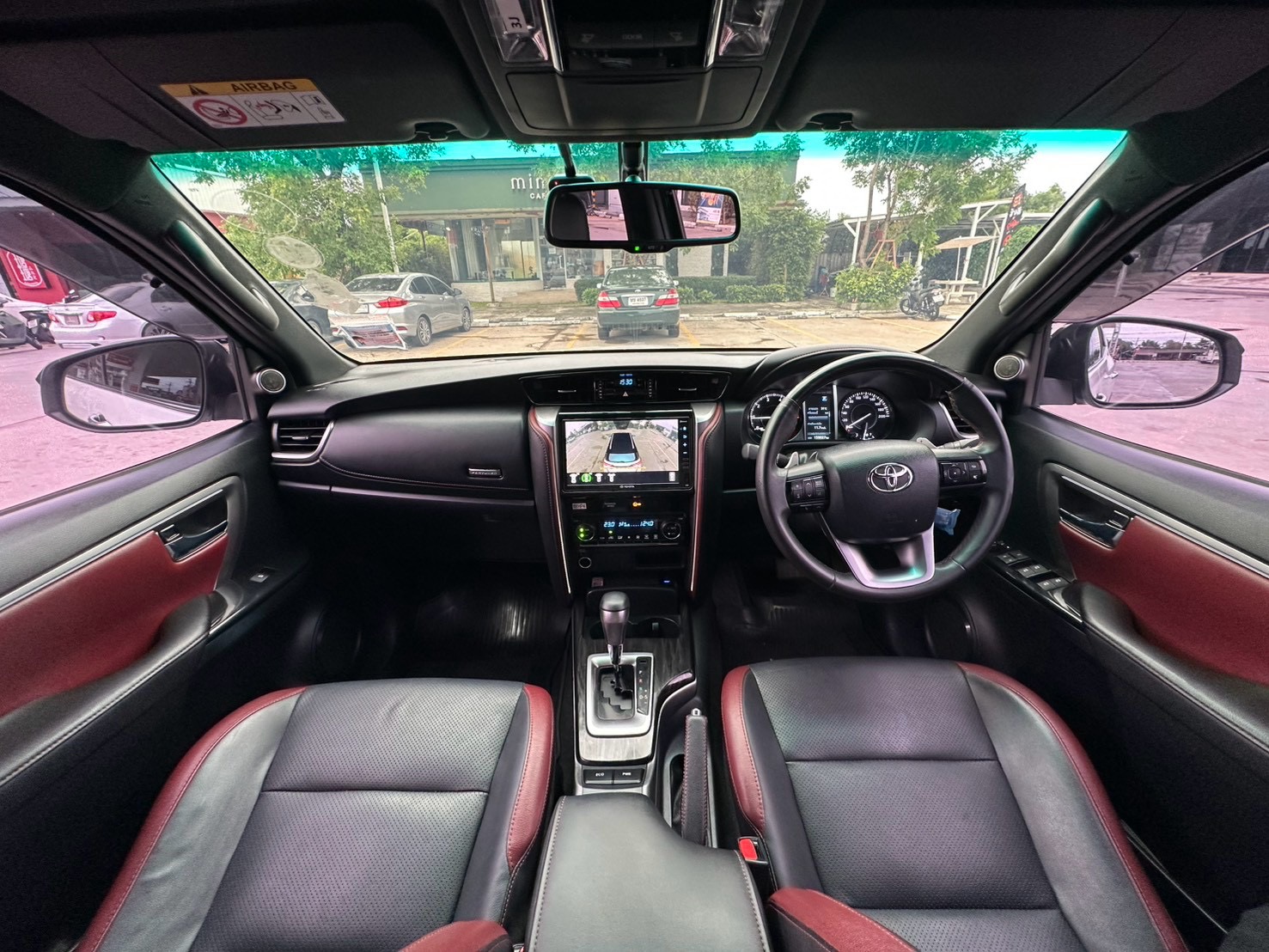 Toyota fortuner 2.4 รุ่น Legender ปี 2022 รูปที่ 14