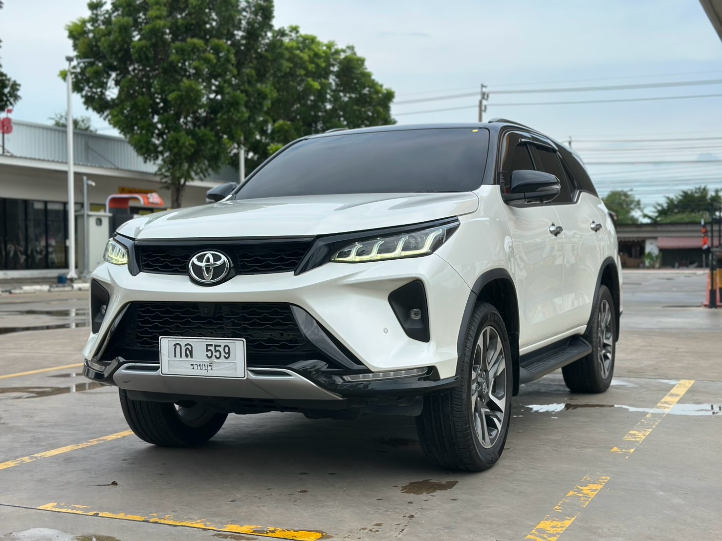 Toyota fortuner 2.4 รุ่น Legender ปี 2022 รูปที่ 2