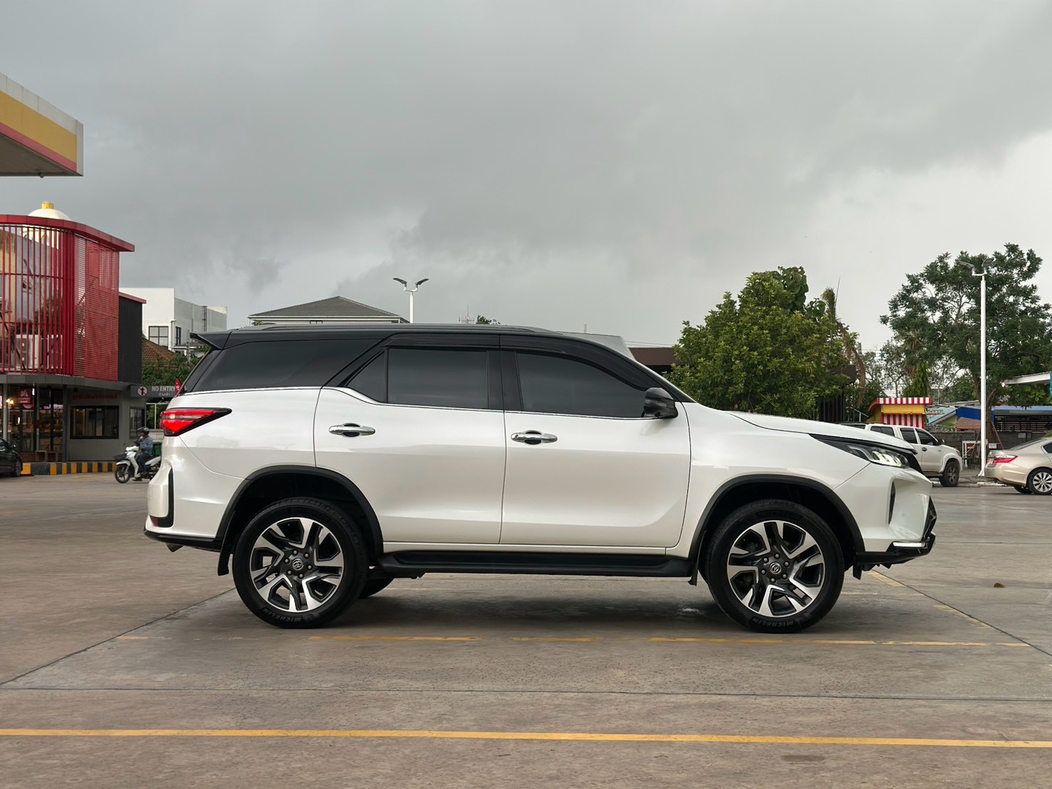 Toyota fortuner 2.4 รุ่น Legender  ปี 2022  รูปที่ 5