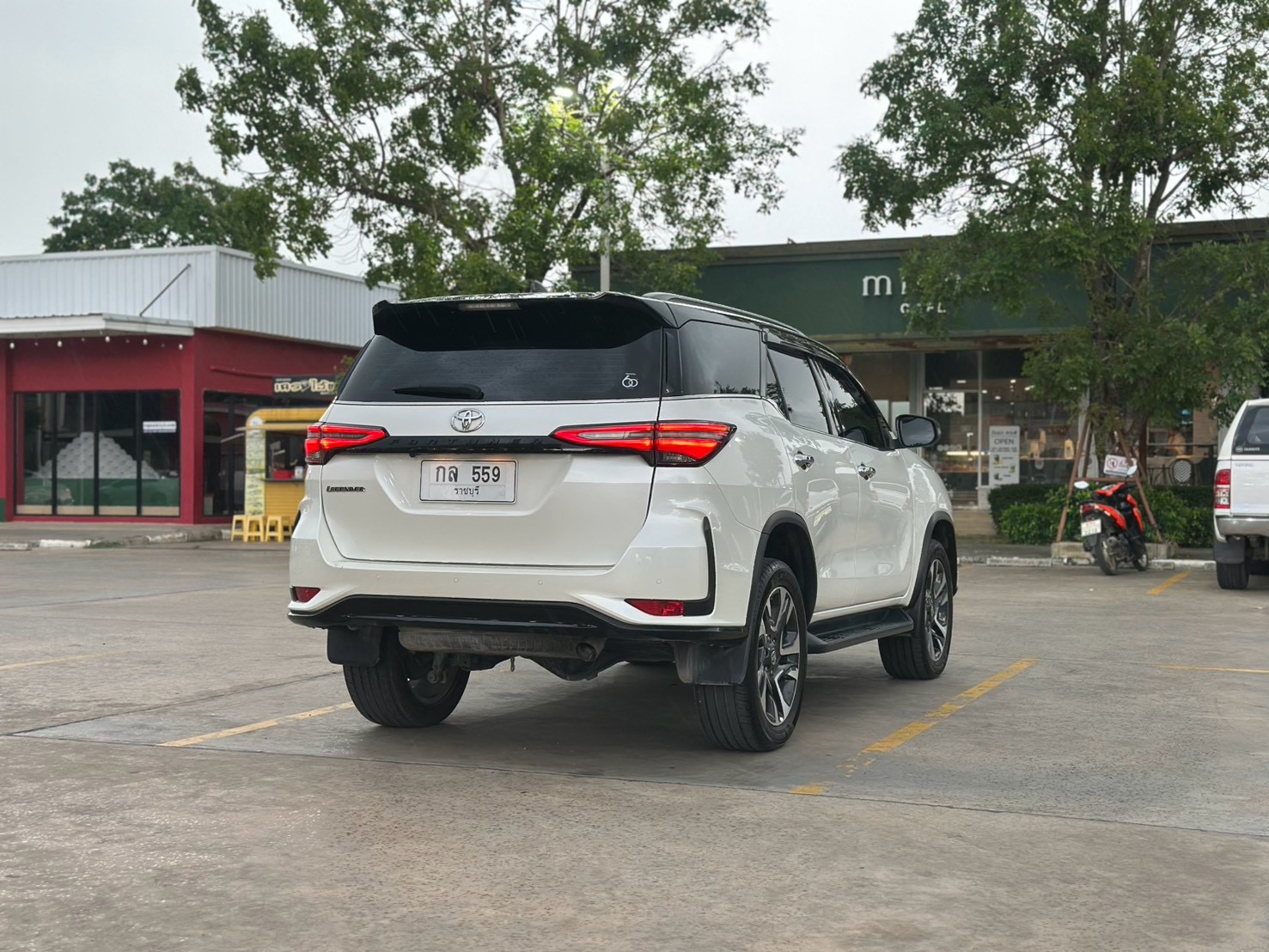 Toyota fortuner 2.4 รุ่น Legender  ปี 2022  รูปที่ 6