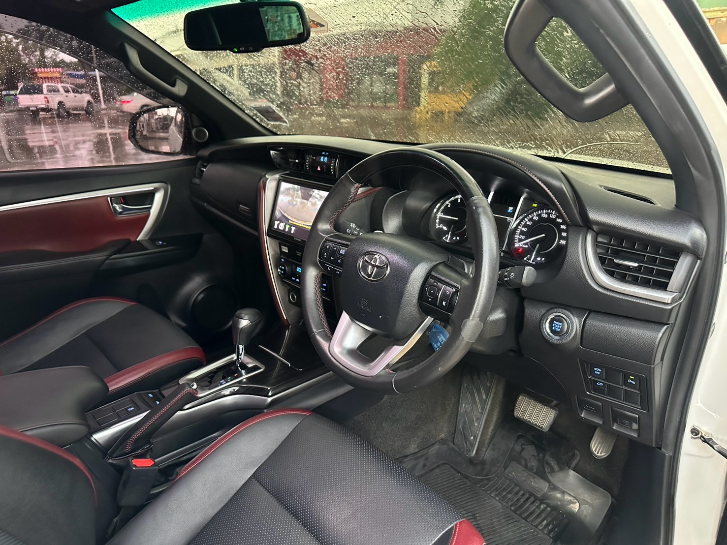 Toyota fortuner 2.4 รุ่น Legender  ปี 2022  รูปที่ 10