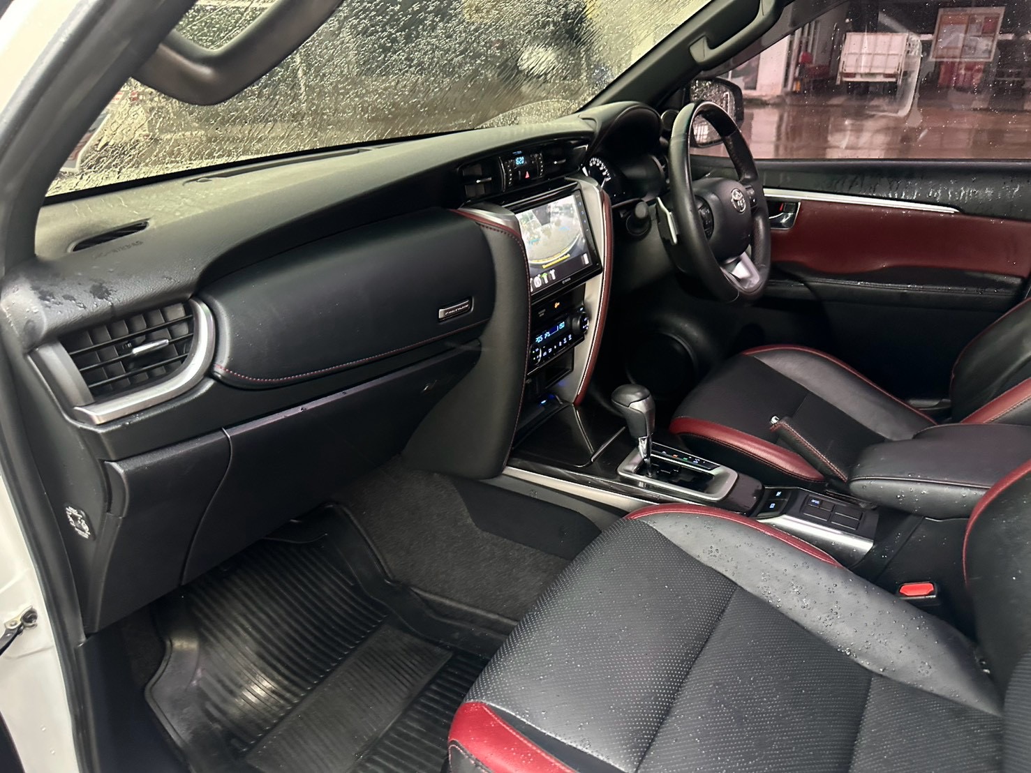 Toyota fortuner 2.4 รุ่น Legender  ปี 2022  รูปที่ 11