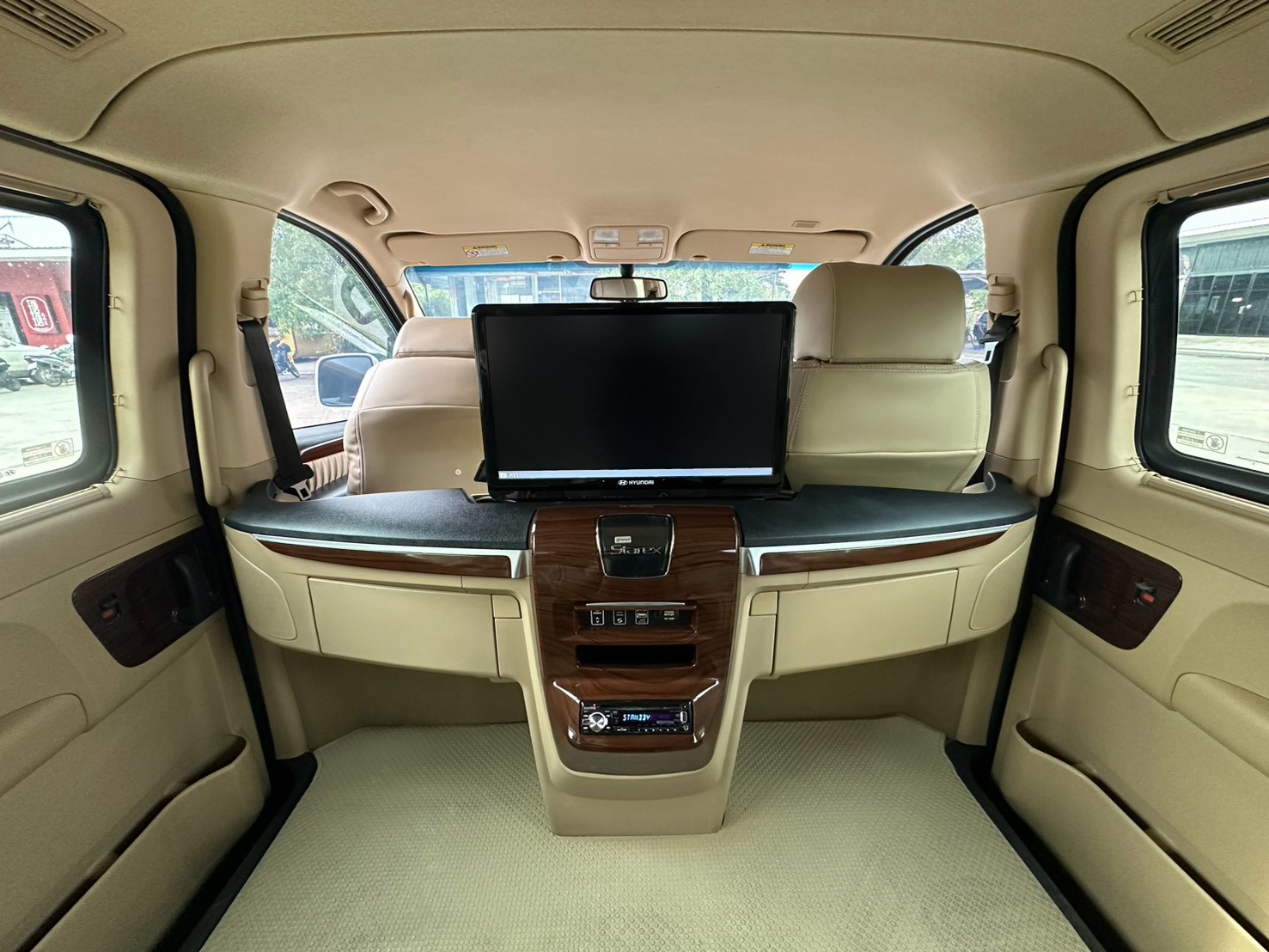 🚐✨Hyundai Grand Starex 2.5 ปี 2017 VIP 7 ที่นั่ง✨🚐 รูปที่ 14