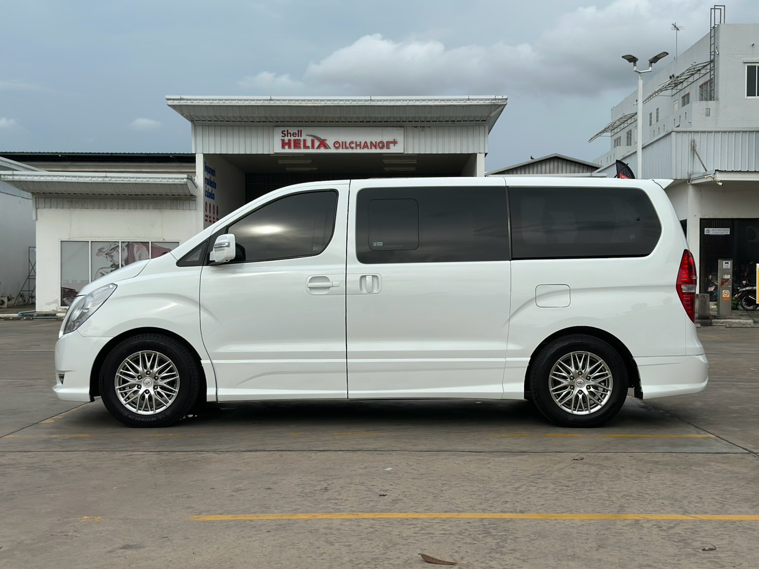 🚐✨Hyundai Grand Starex 2.5 ปี 2017 VIP 7 ที่นั่ง✨🚐 รูปที่ 4