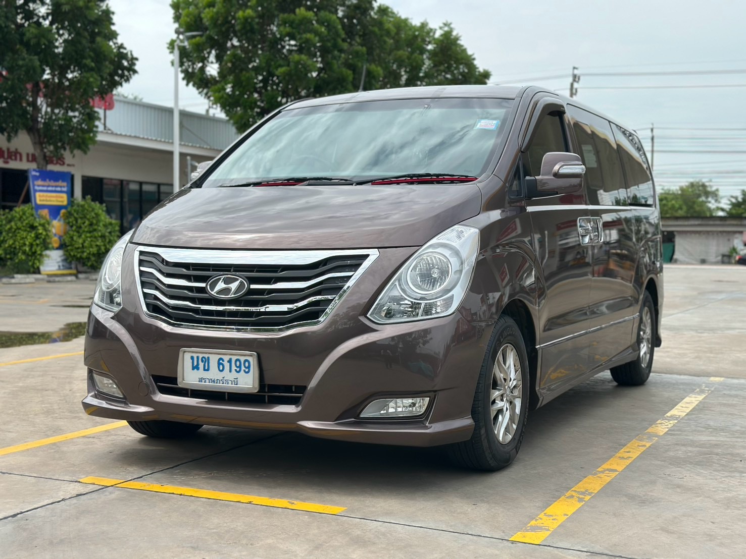  Hyundai H-1 Deluxe ปี 2016  รูปที่ 2