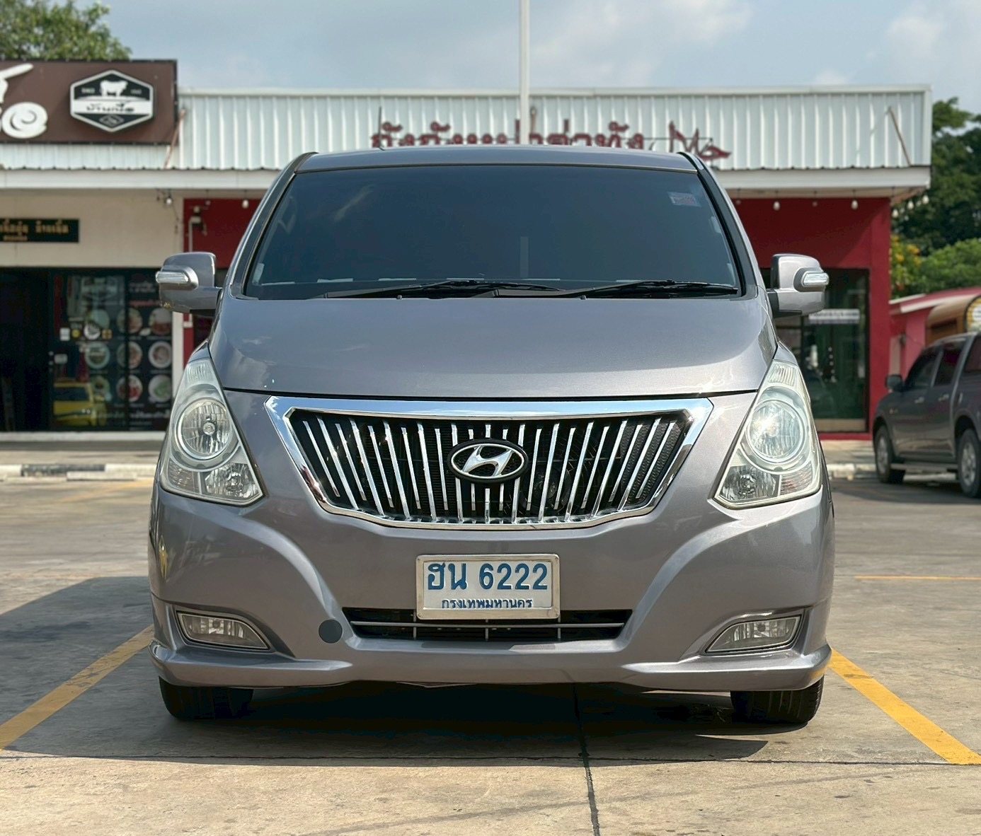 Hyundai H-1 Deluxe ปี2011