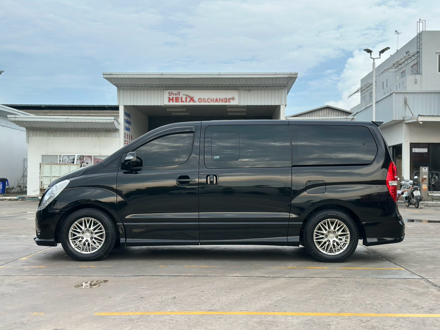 Hyundai Grand Starex 2.5 ปี 2017 จด 2018 VIP 7 ที่นั่ง รูปที่ 4