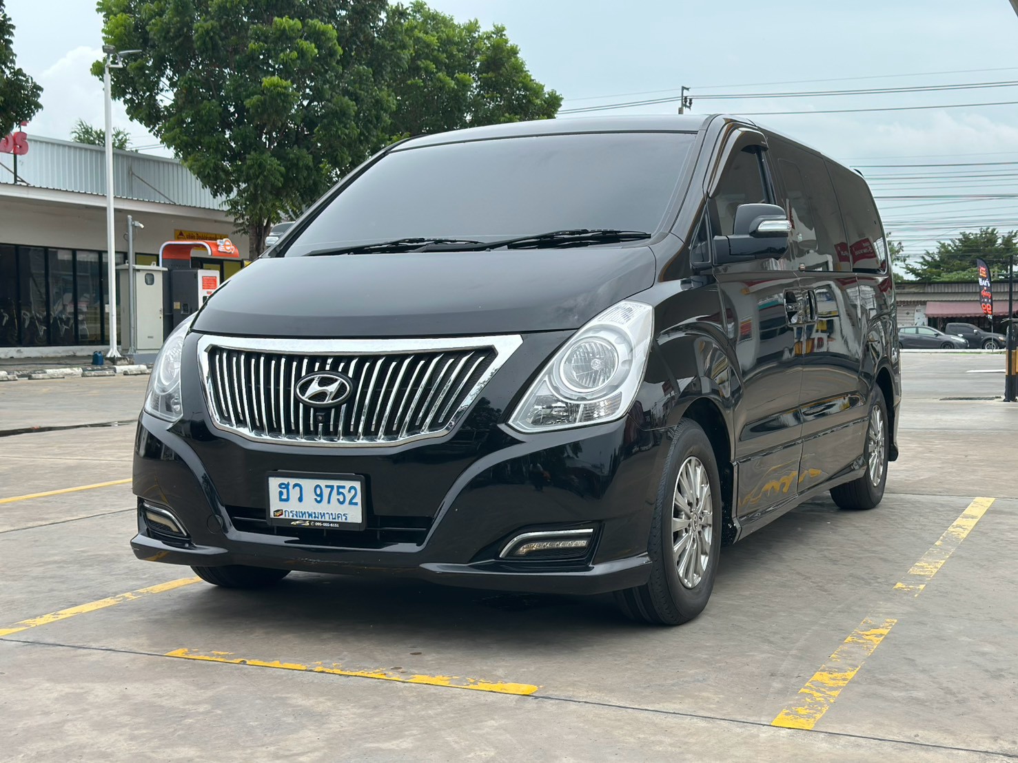 Hyundai H-1 2.5 รุ่น Deluxe ปี 2016 รูปที่ 2