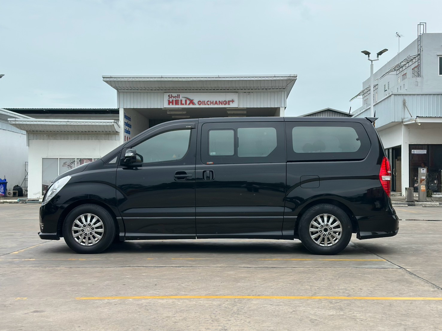 Hyundai H-1 2.5 รุ่น Deluxe ปี 2016 รูปที่ 3
