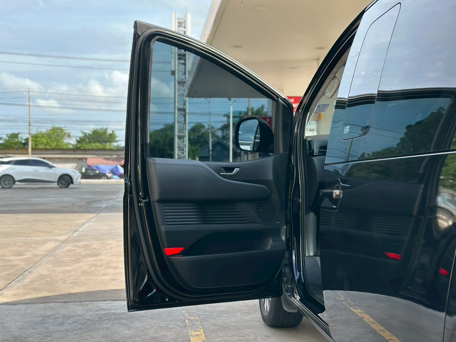 Hyundai Staria 2.2 Premium With Sunroof 2023 รูปที่ 27