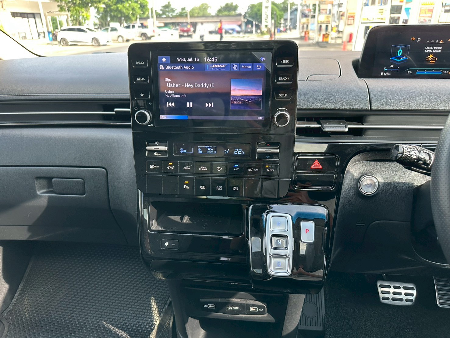 Hyundai Staria 2.2 Premium With Sunroof 2023 รูปที่ 16