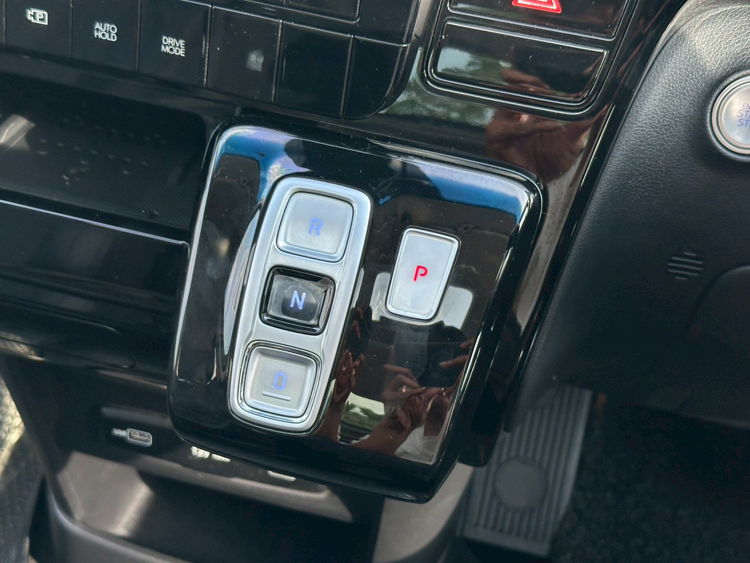 Hyundai Staria 2.2 Premium With Sunroof 2023 รูปที่ 15