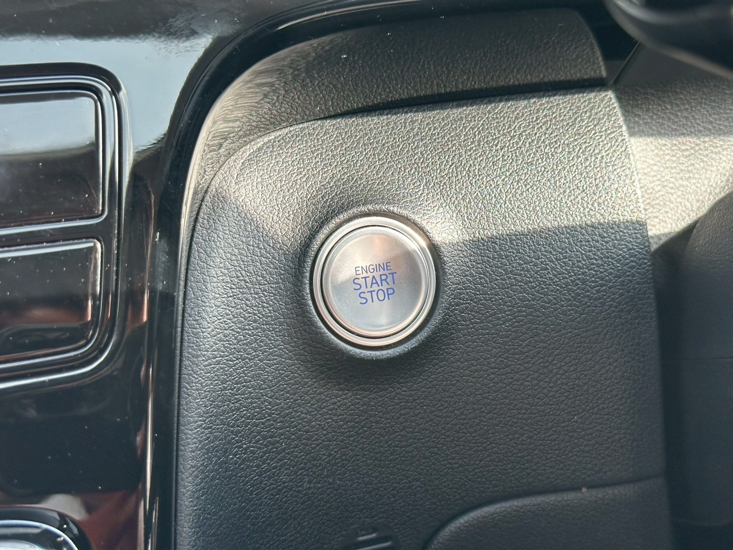 Hyundai Staria 2.2 Premium With Sunroof 2023 รูปที่ 18