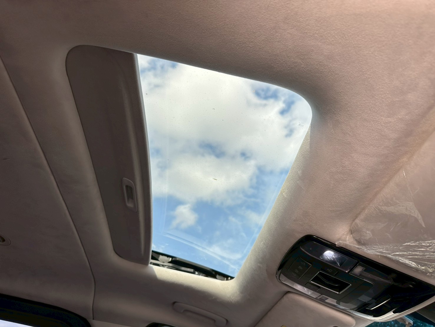 Hyundai Staria 2.2 Premium With Sunroof 2023 รูปที่ 32