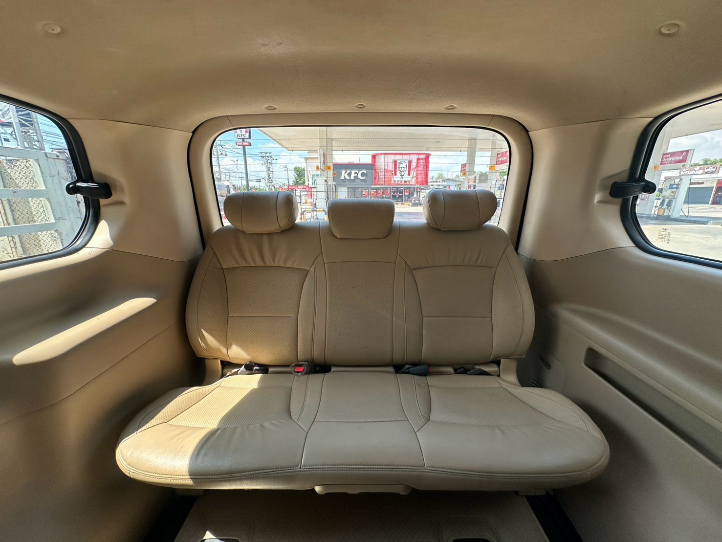 Hyundai H-1 2.5 รุ่น Deluxe ปี 2017 รูปที่ 17