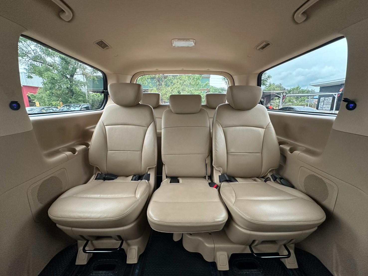 Hyundai H-1 2.5 Elite ns ปี 2022 จด 2023 รูปที่ 13