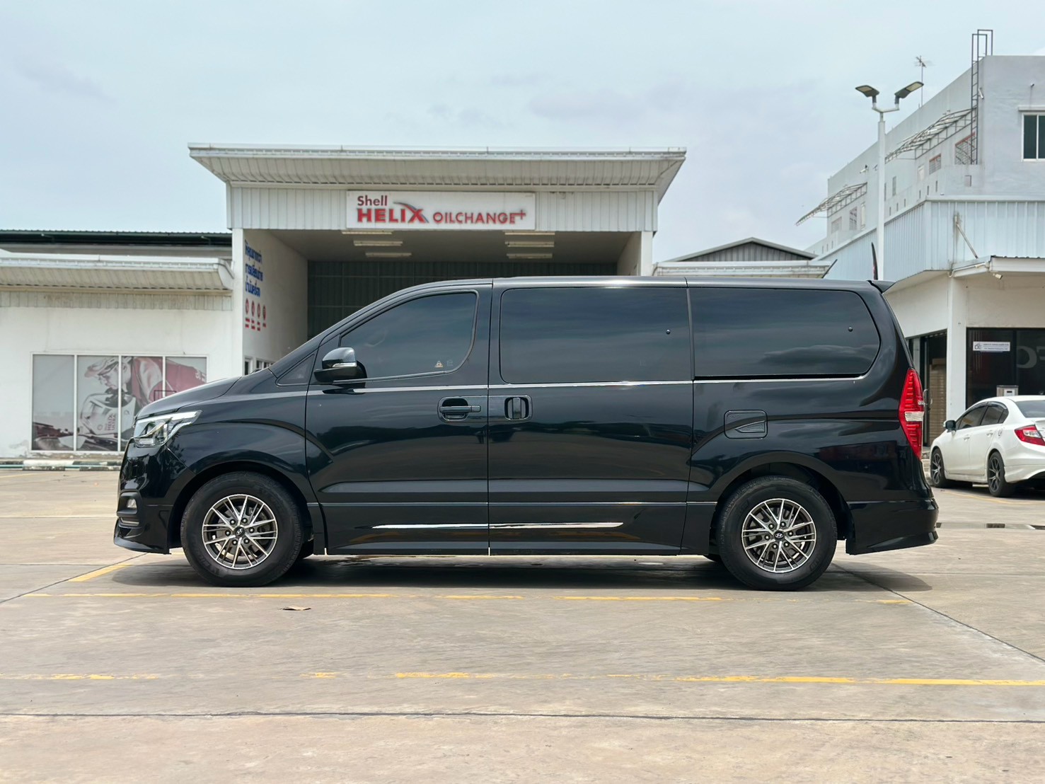 Hyundai H-1 2.5 Elite ns ปี 2022 จด 2023 รูปที่ 4