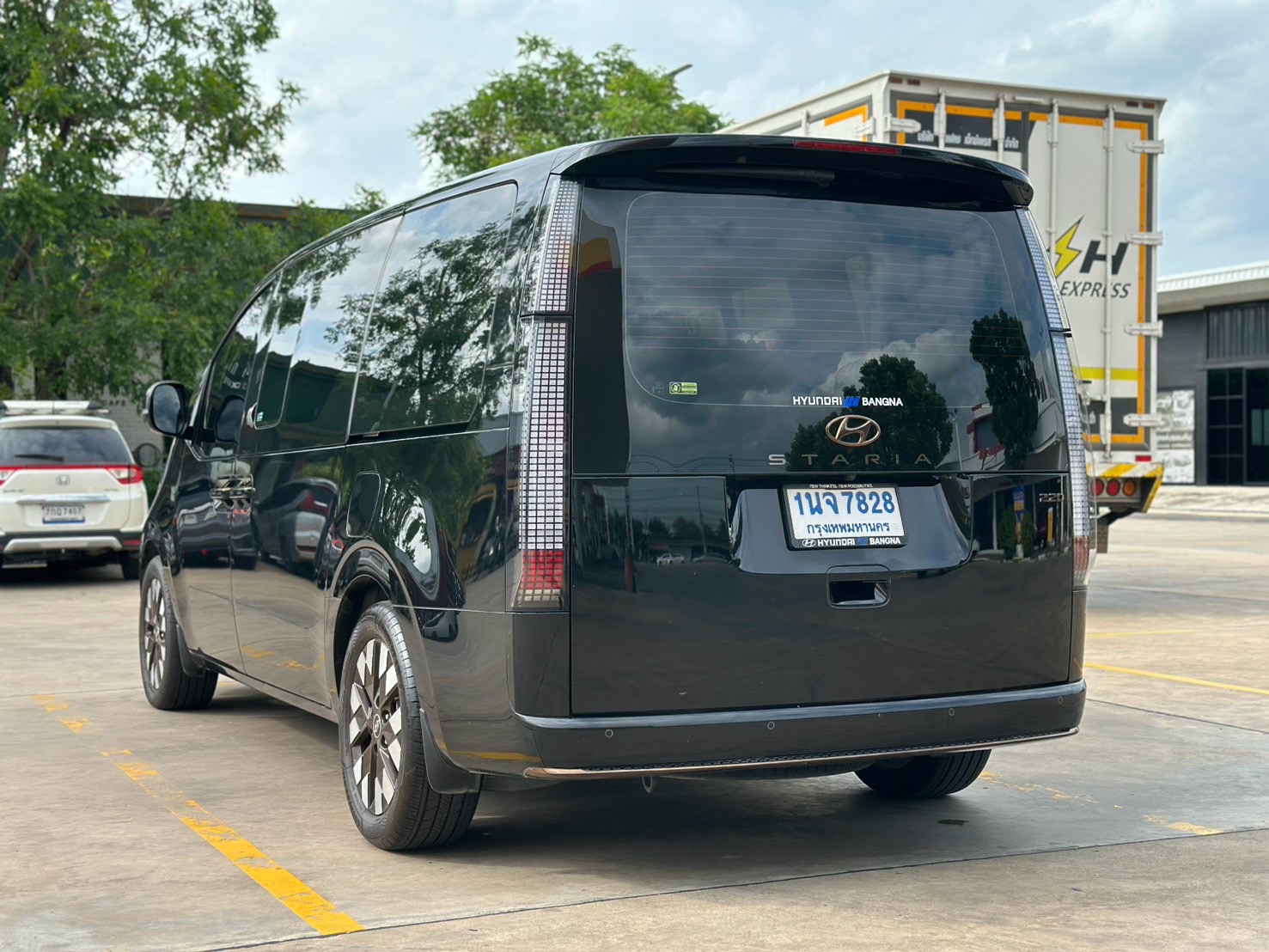 Hyundai Staria Premium ปี 2023 รูปที่ 6