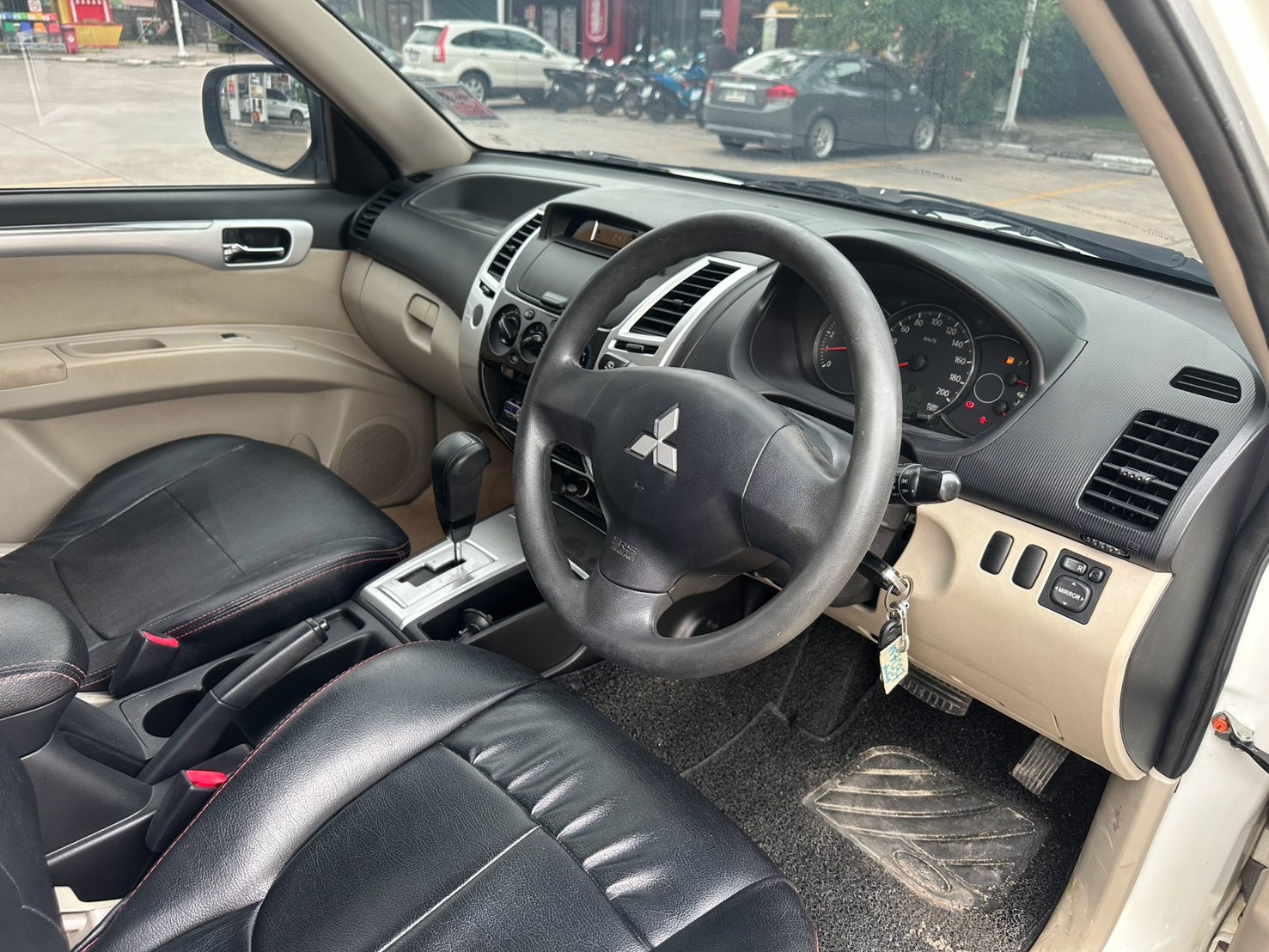 Mitsubishi Pajero Sport 2.5 ปี 2013  รูปที่ 13