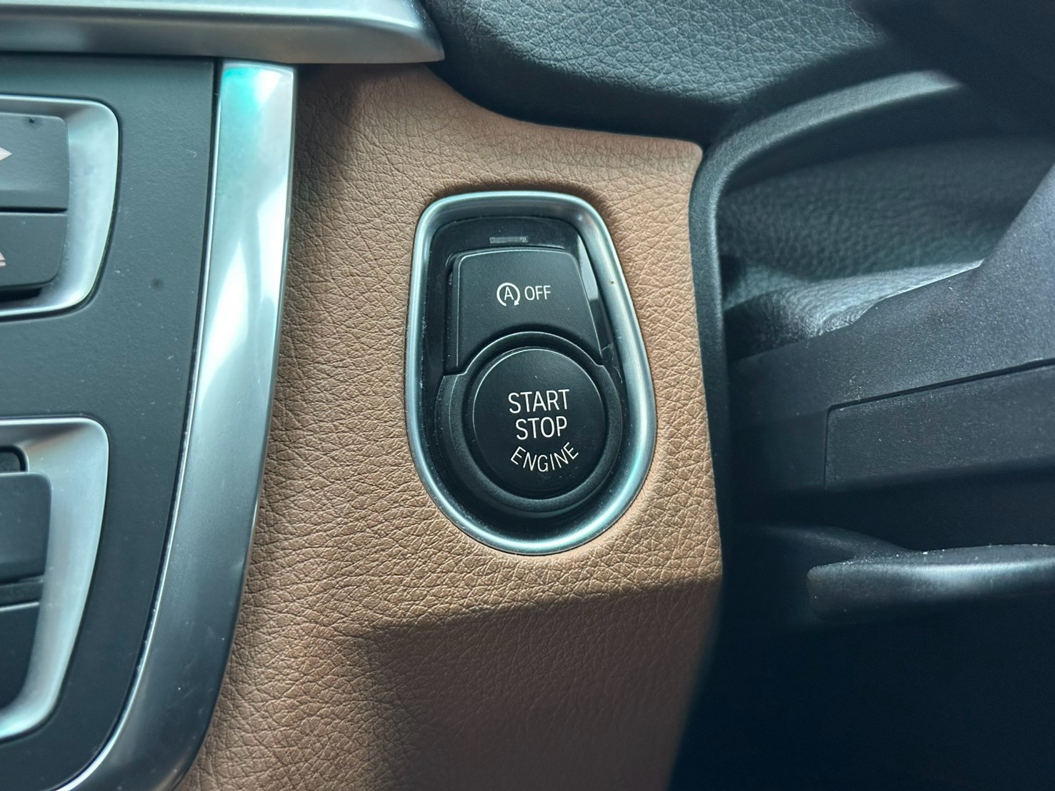 BMW 320i Luxury F30 ปี 2015 จด 2016 รูปที่ 13