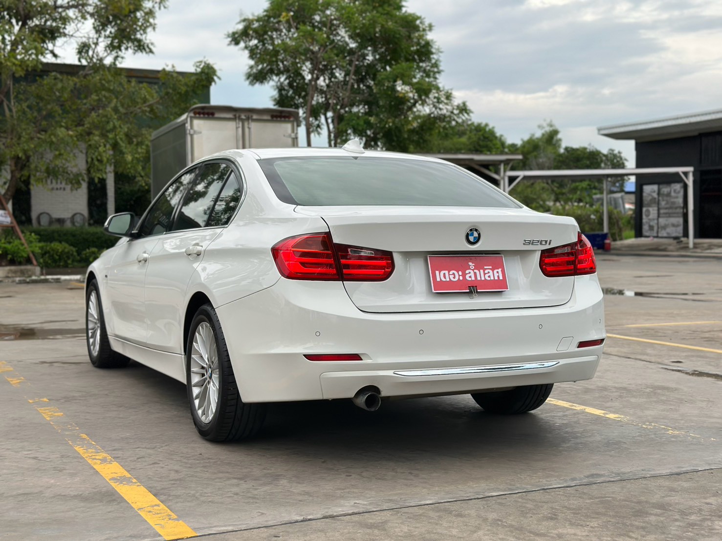 BMW 320i Luxury F30 ปี 2015 จด 2016 รูปที่ 5